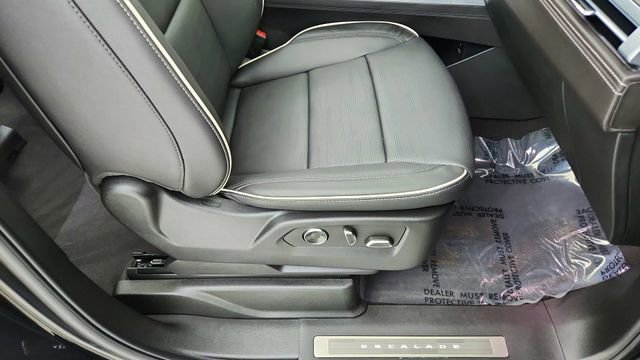 Used 2025 Cadillac Escalade Sport w/ Touring Package image 24