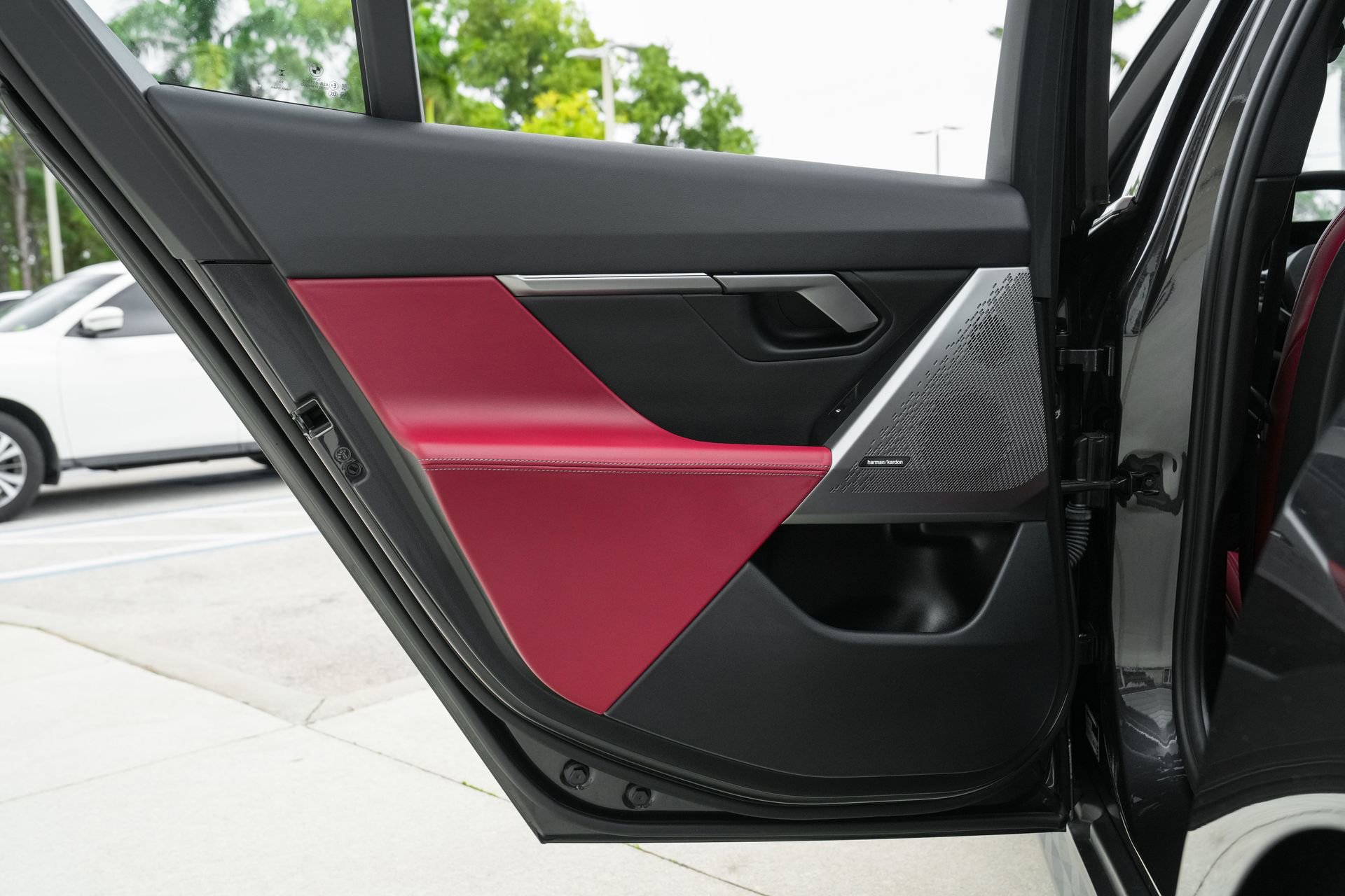 Used 2024 BMW 530i w/ M Sport Package image 34