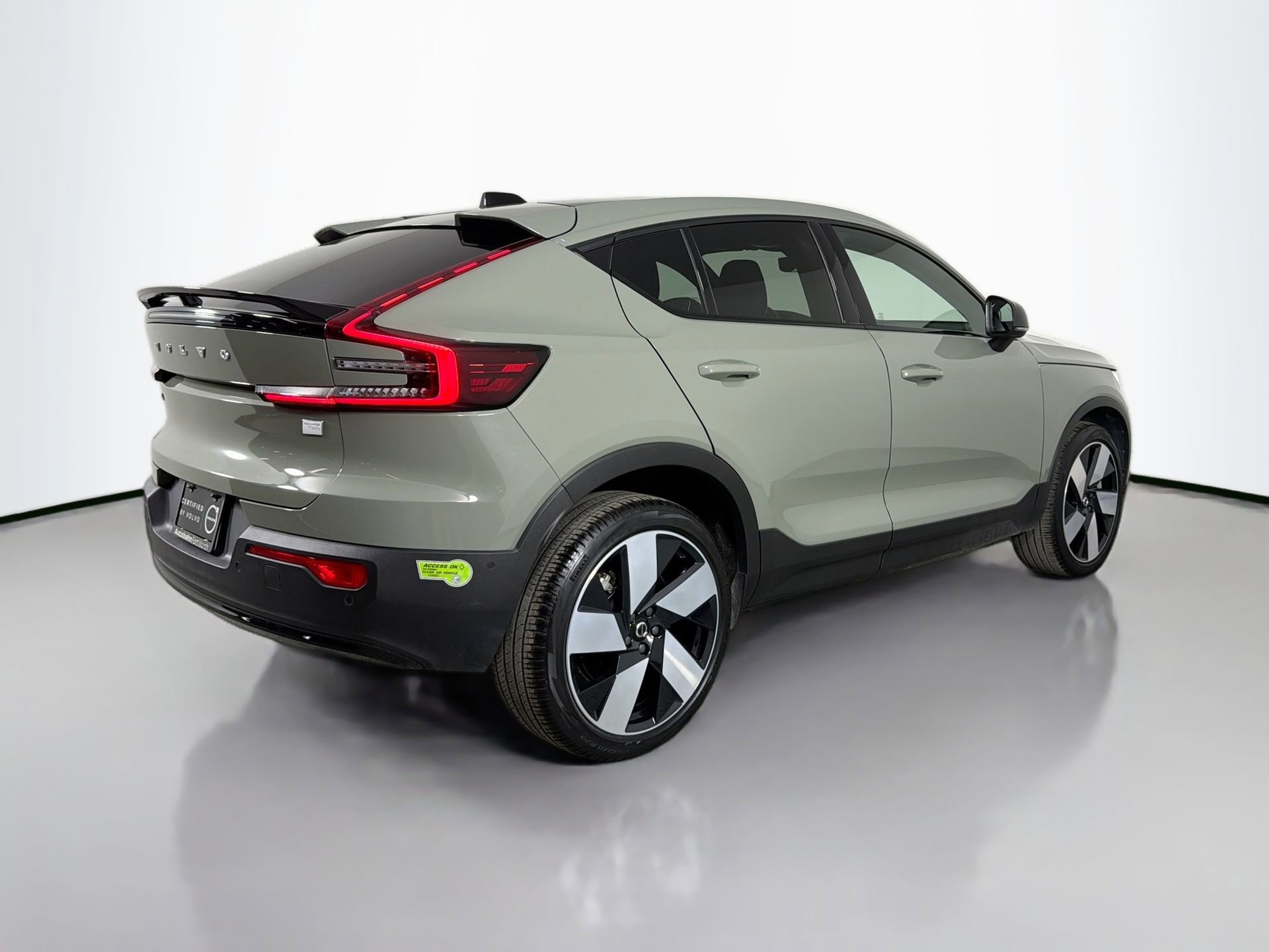 Certified 2023 Volvo C40 P8 Recharge Ultimate AWD/4WD image 6