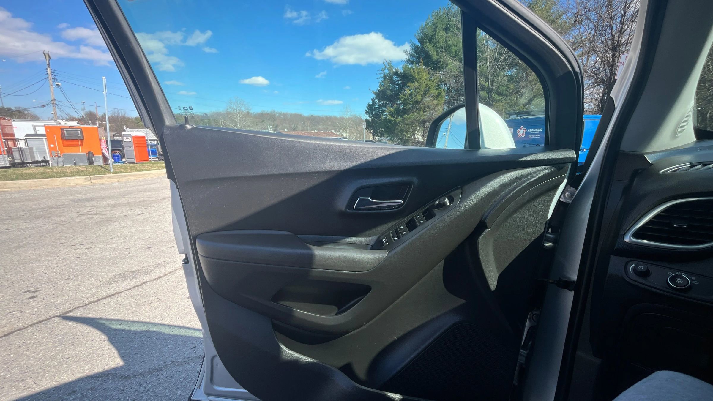 Used 2018 Chevrolet Trax LS image 20