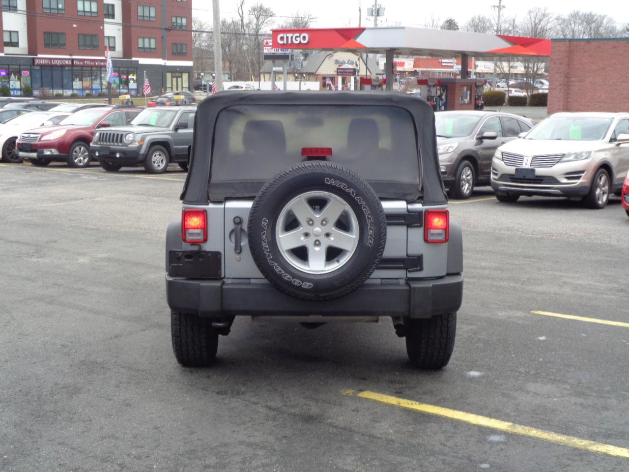 Used 2015 Jeep Wrangler Sport w/ Quick Order Package 24S AWD/4WD image 13