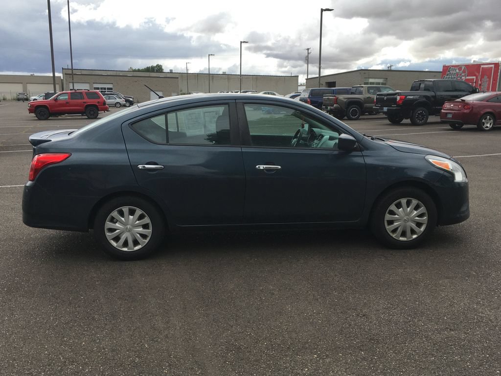 Used 2017 Nissan Versa SV FWD image 7