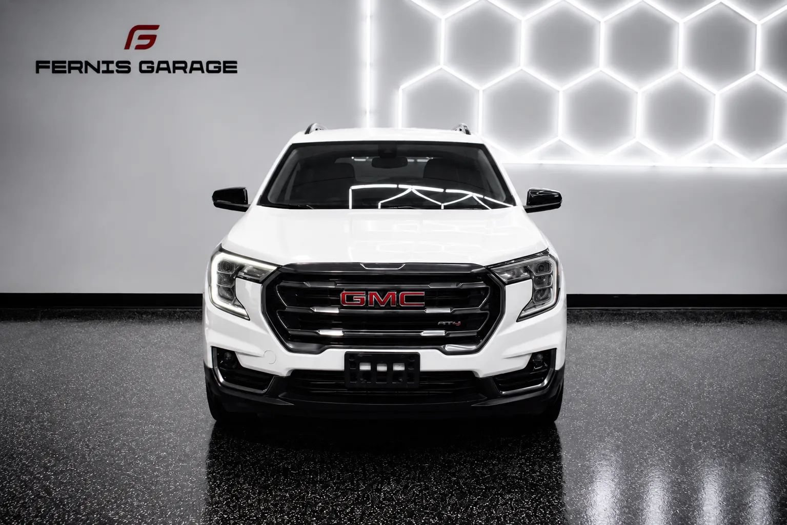 Used 2024 GMC Terrain AT4 AWD/4WD image 2