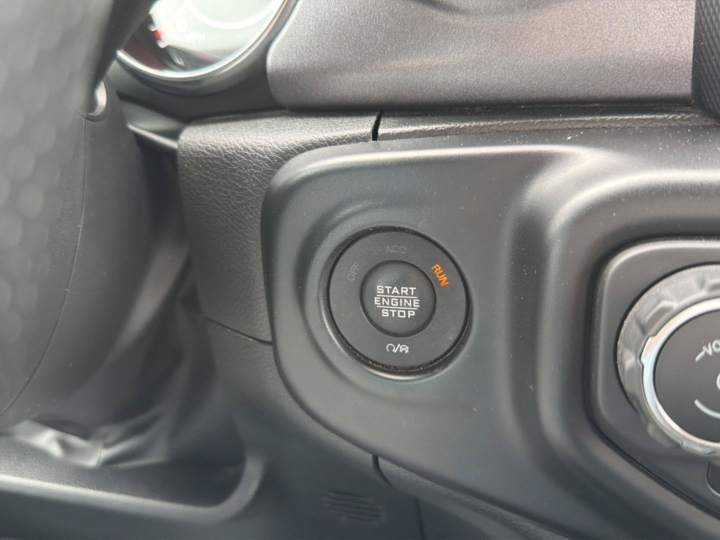 Used 2022 Jeep Gladiator Mojave w/ LED Lighting Group AWD/4WD image 32
