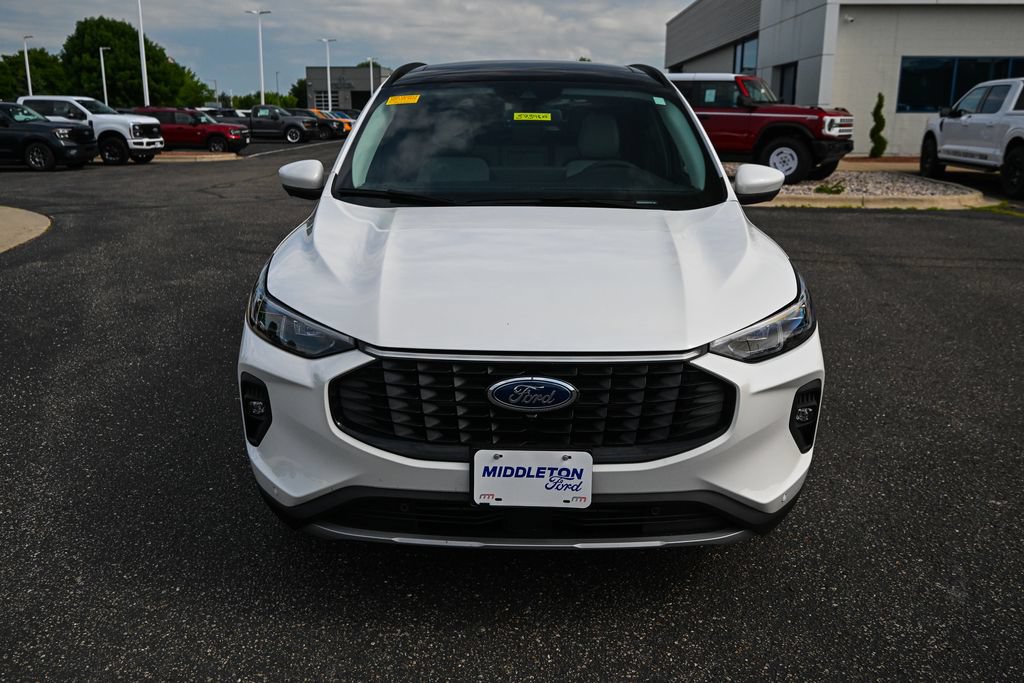 Used 2024 Ford Escape Platinum w/ Class II Trailer Tow Package AWD/4WD image 10