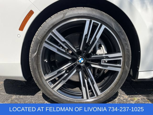 Used 2023 BMW 760i xDrive AWD/4WD image 34