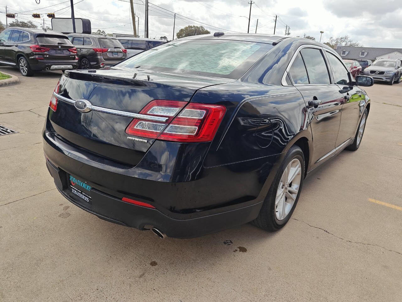 Used 2016 Ford Taurus SE FWD image 6