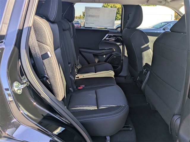 New 2025 Mitsubishi Outlander ES image 30