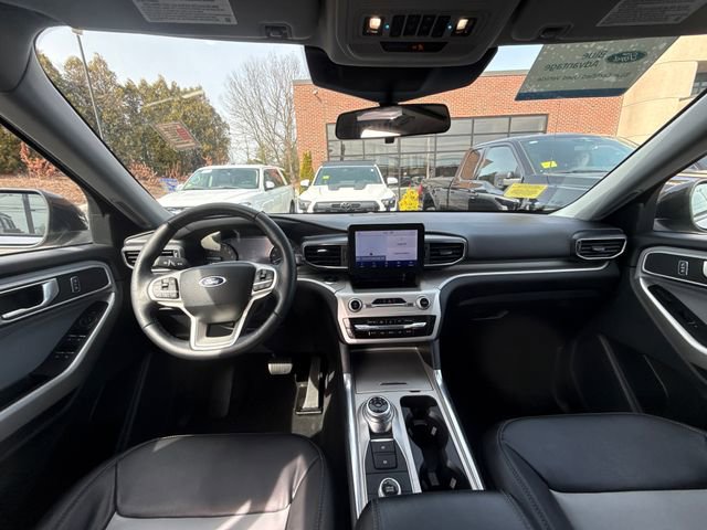 Certified 2022 Ford Explorer XLT w/ Equipment Group 202A image 16