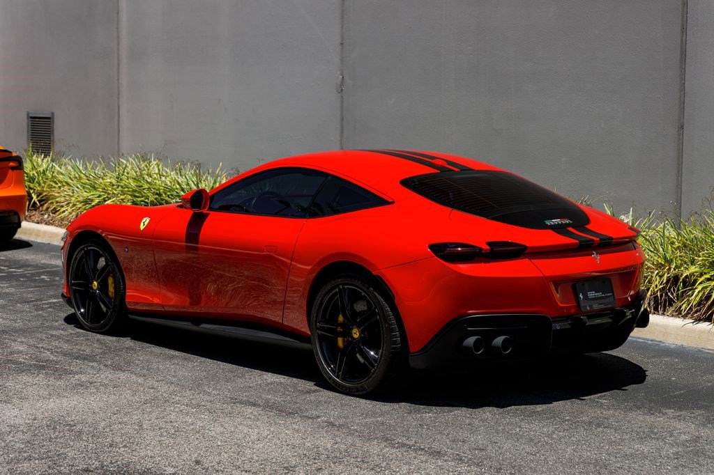 Used 2022 Ferrari Roma RWD image 3