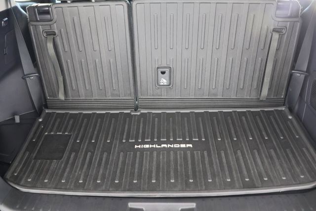 Used 2024 Toyota Highlander XLE AWD/4WD image 23