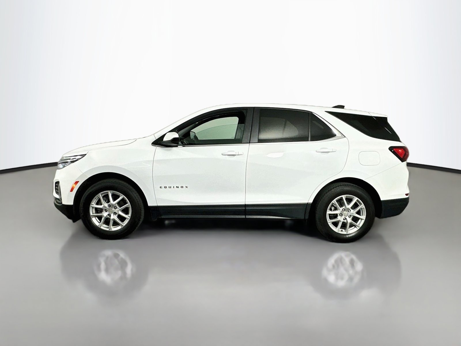 Used 2024 Chevrolet Equinox LT AWD/4WD image 5