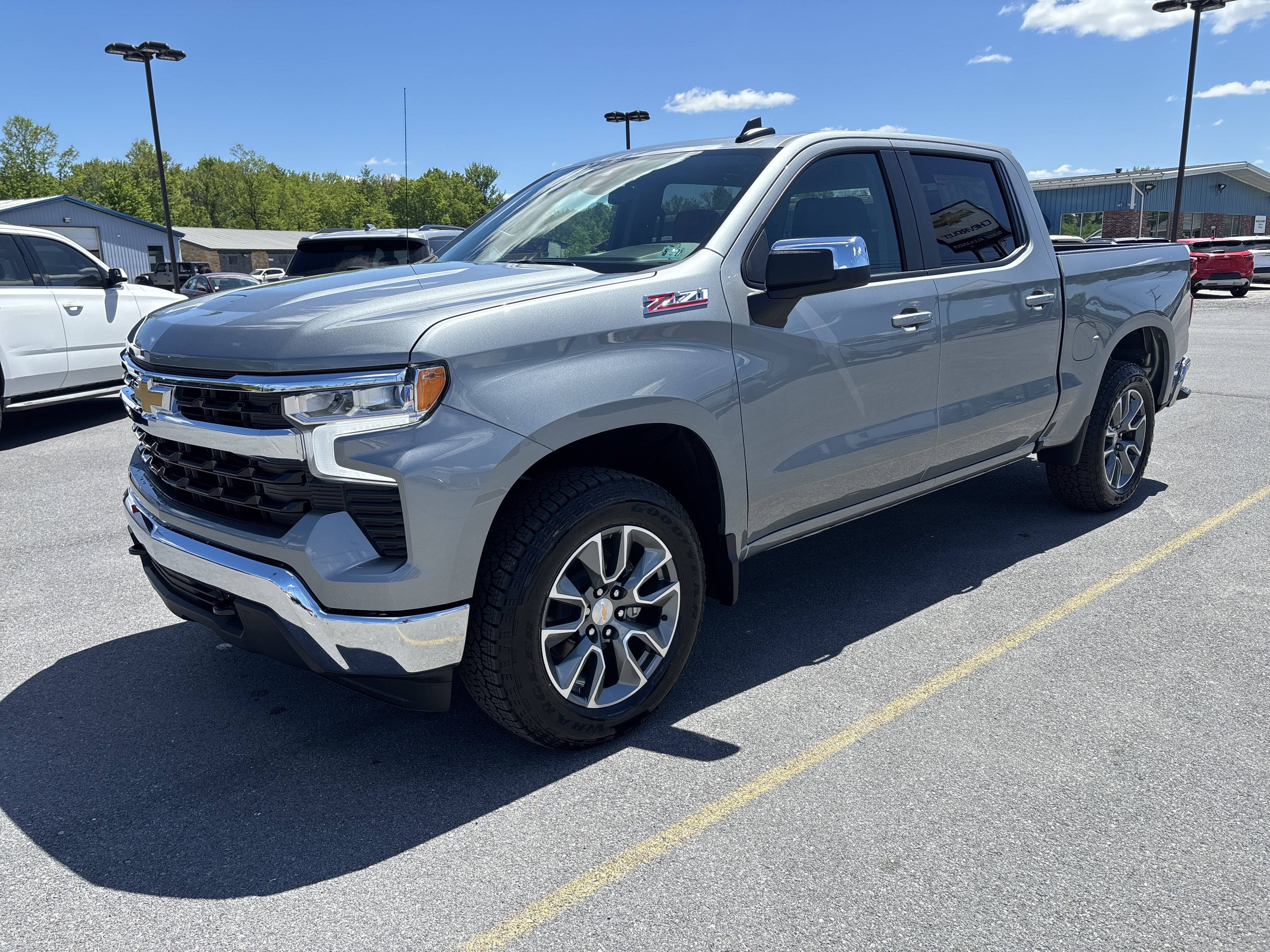 New 2026 Chevrolet Silverado 1500 LT w/ Z71 Off-Road Package AWD/4WD image 2