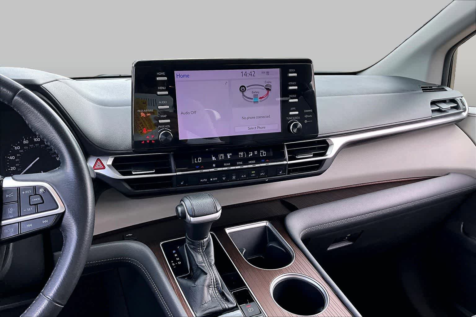 Used 2021 Toyota Sienna XLE FWD image 7