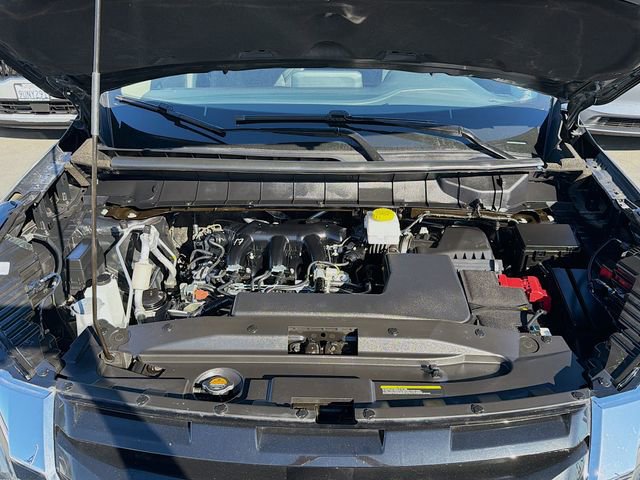 Used 2025 Nissan Pathfinder SV image 29
