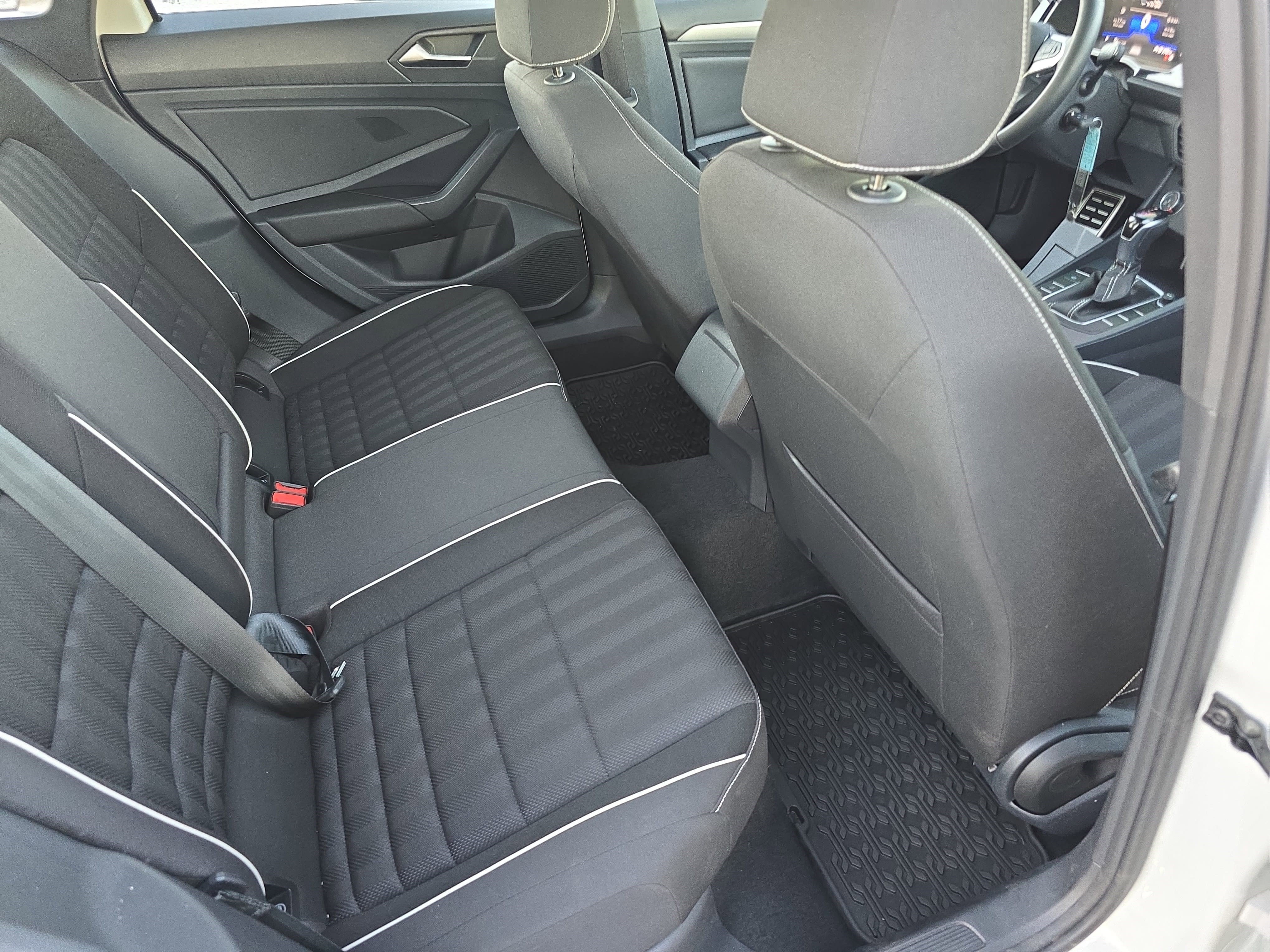 Used 2024 Volkswagen Jetta Sport image 11