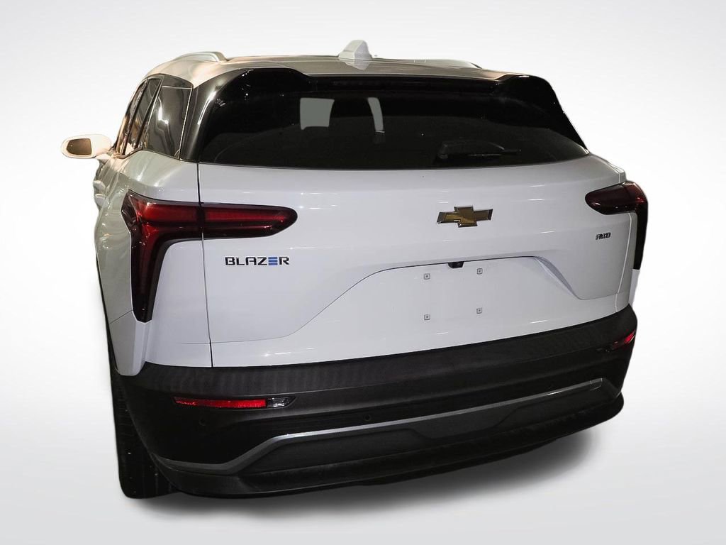 Used 2025 Chevrolet Blazer EV LT w/ Super Cruise Package AWD/4WD image 5