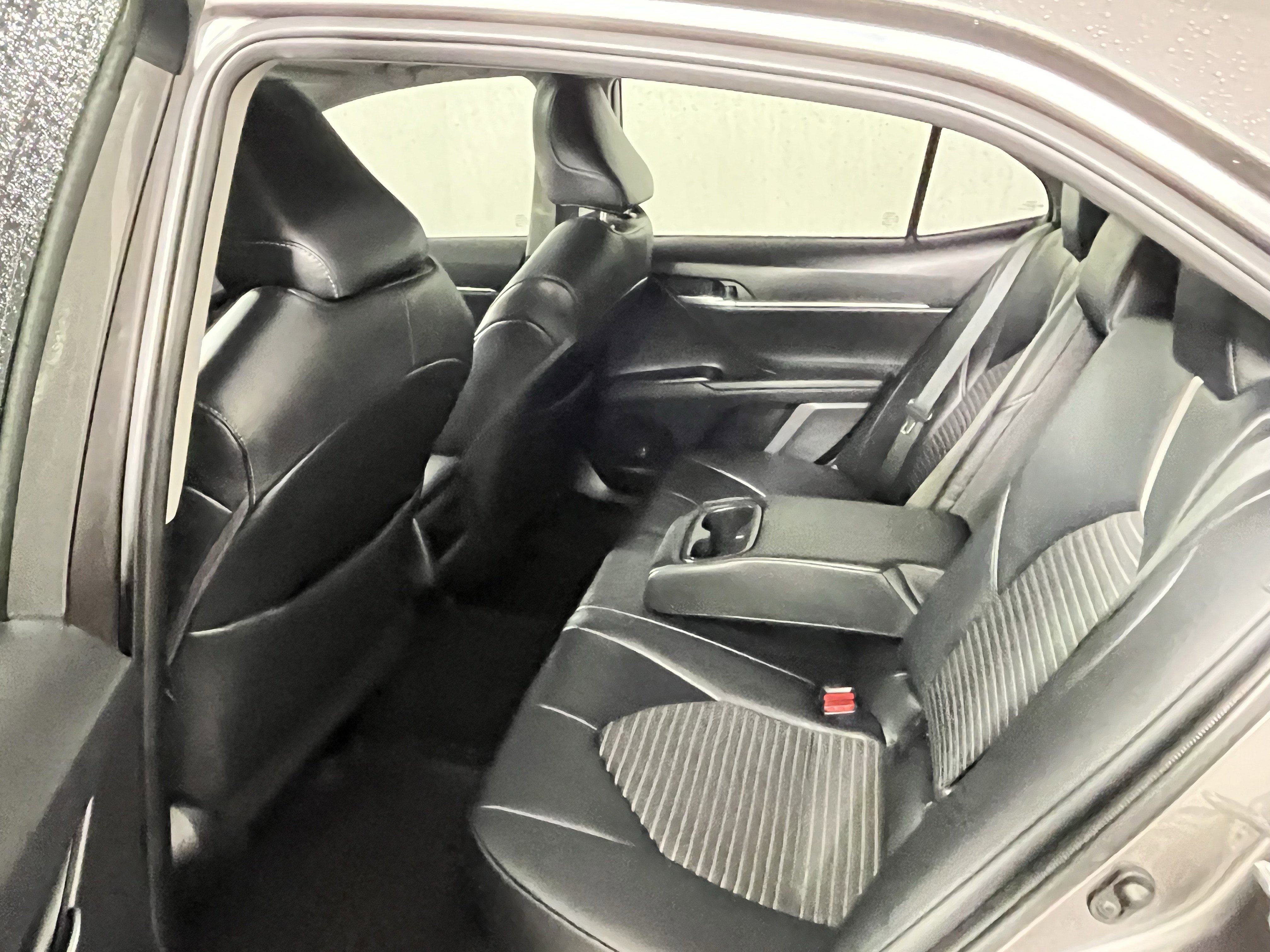 Used 2023 Toyota Camry SE image 13