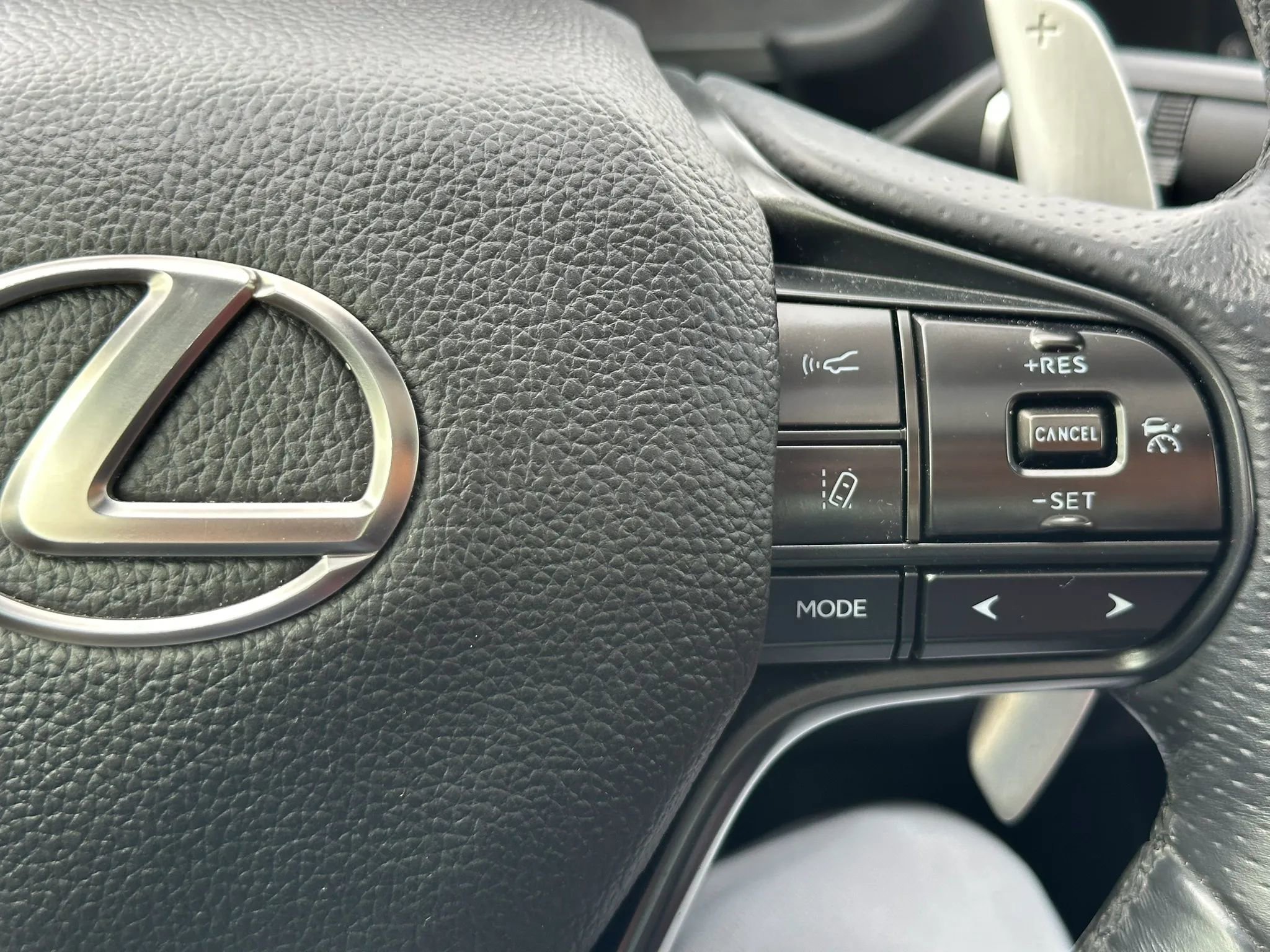 Used 2018 Lexus LC 500 Coupe w/ Touring Package RWD image 37