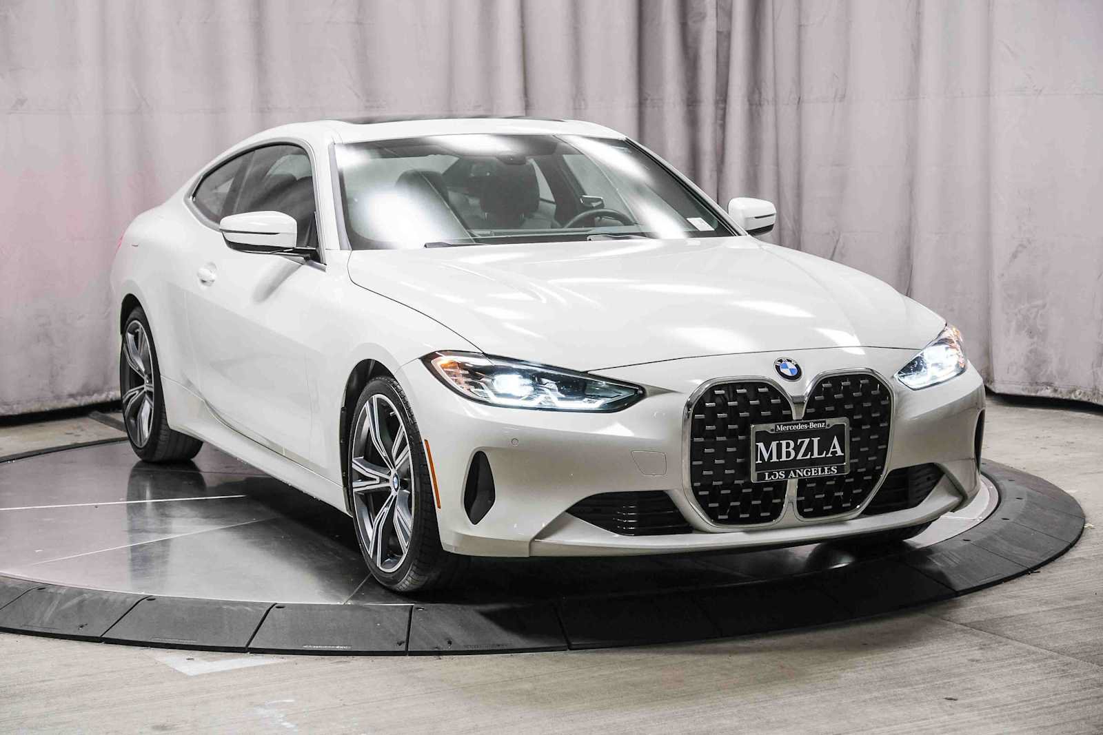 Used 2024 BMW 430i Coupe w/ Convenience Package RWD image 5