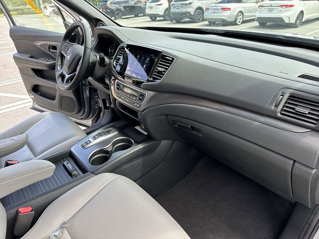 Used 2023 Honda Passport EX-L image 32