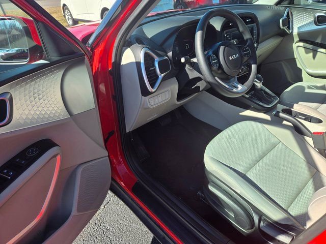 Used 2024 Kia Soul LX w/ Option Group 015 image 4