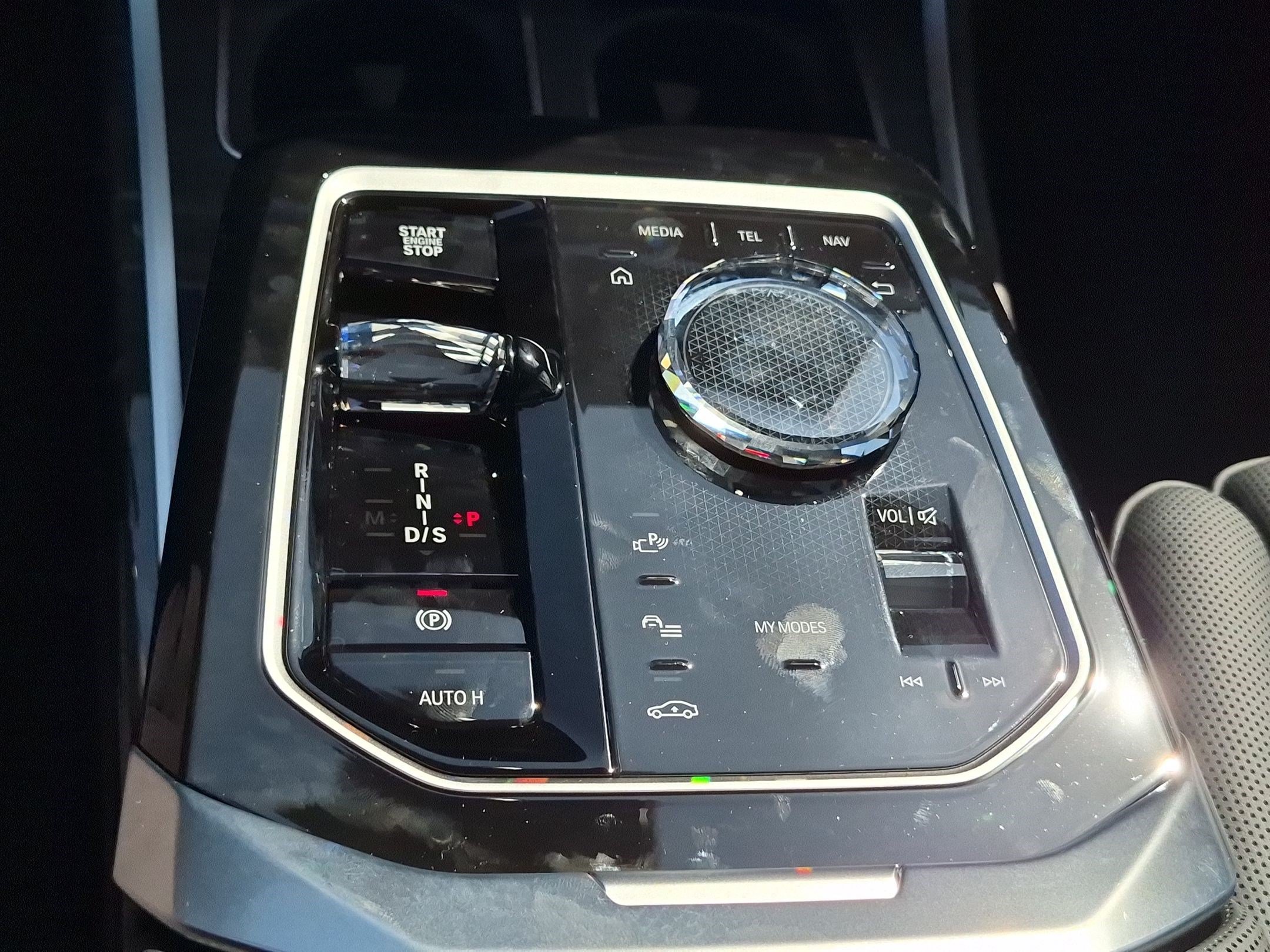 New 2026 BMW 750e xDrive w/ Premium Package AWD/4WD image 26