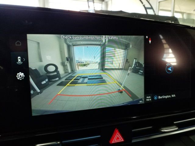 Certified 2025 Hyundai Elantra SEL image 8