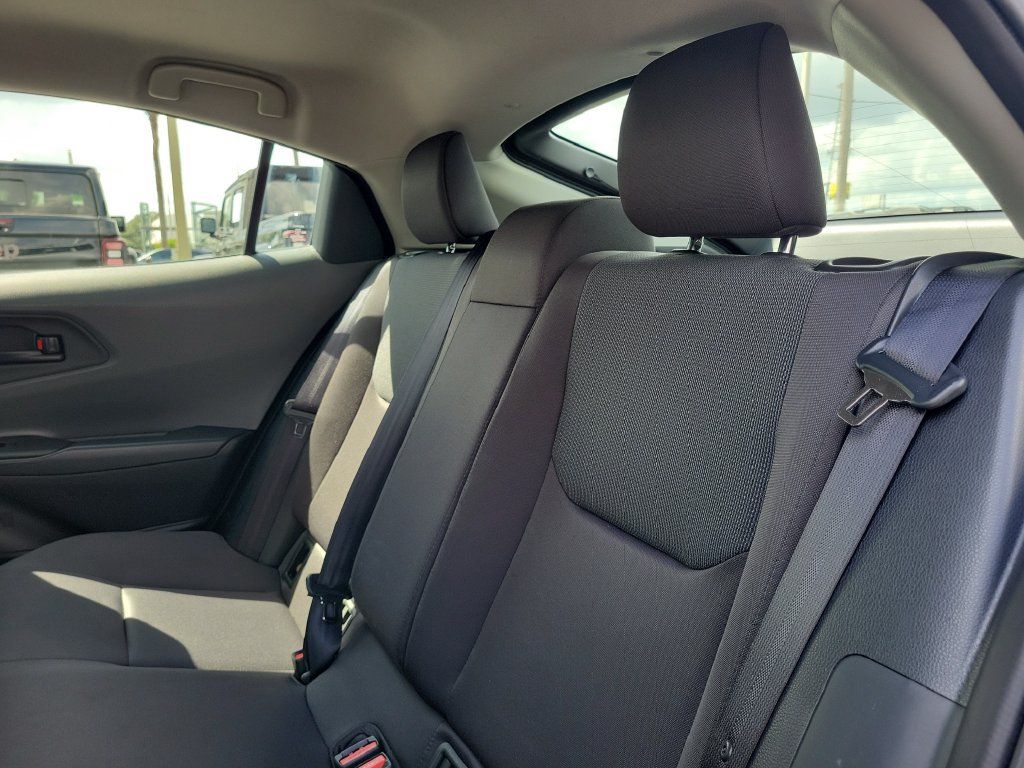 Used 2025 Toyota Prius LE FWD image 10
