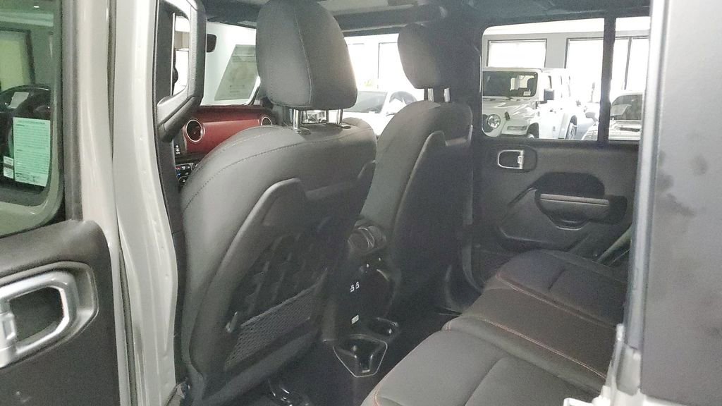 Used 2022 Jeep Wrangler Unlimited Rubicon image 15