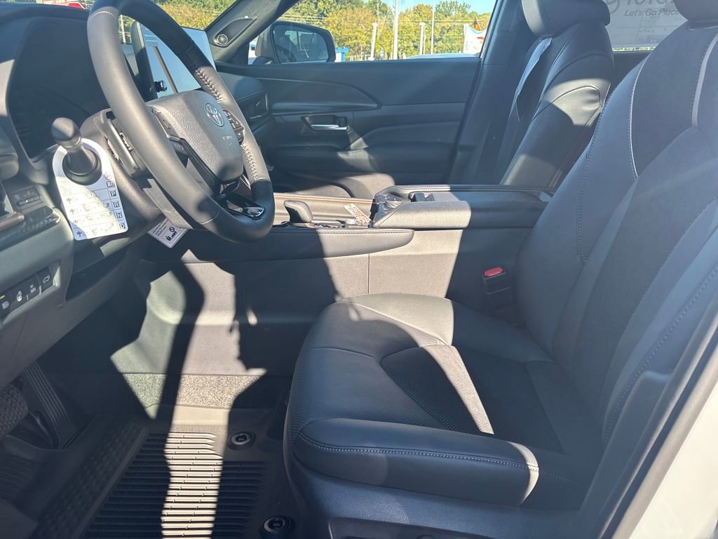 New 2026 Toyota Grand Highlander AWD Hybrid image 12