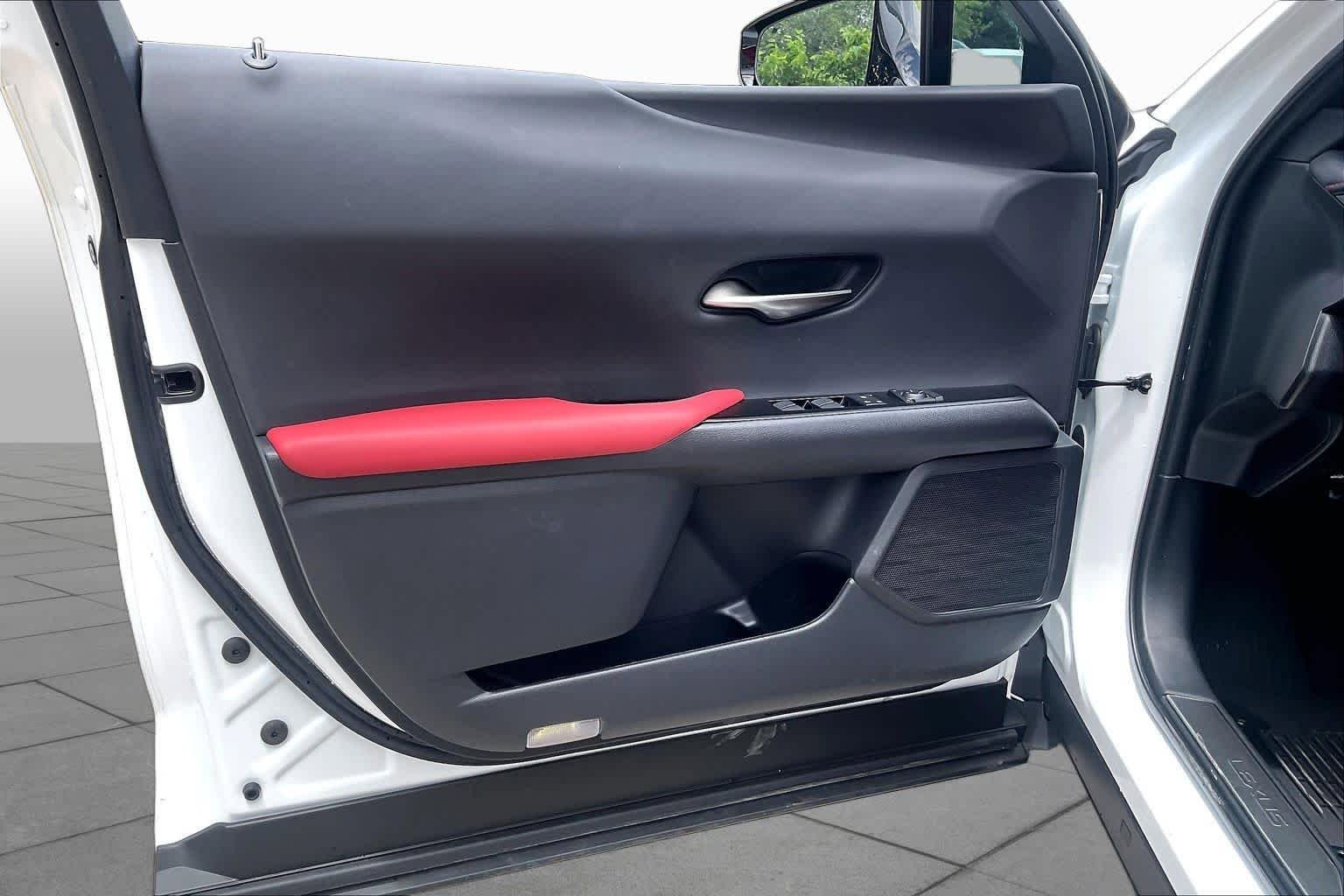 Used 2022 Lexus UX 200 F Sport w/ Accessory Package (Z2) FWD image 22