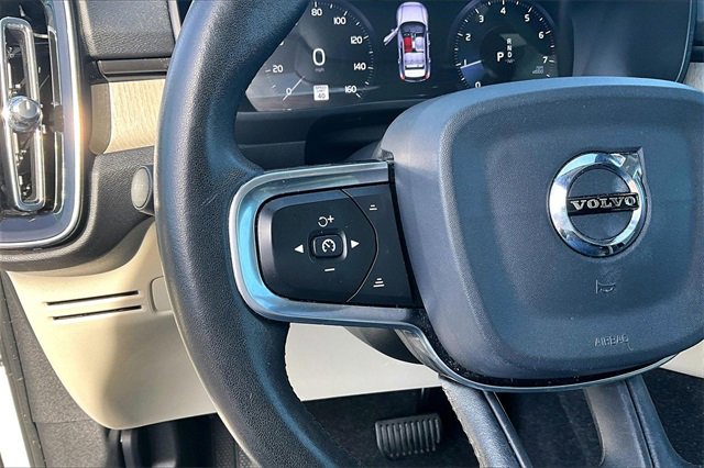 Used 2020 Volvo XC40 T5 Inscription image 11