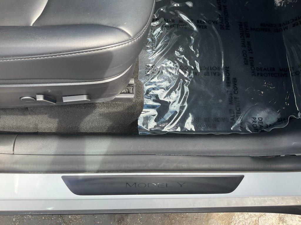 Used 2021 Tesla Model Y Long Range image 65