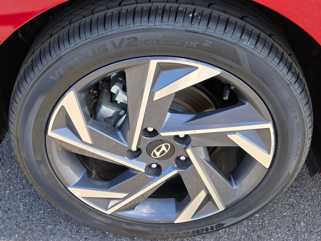 Used 2025 Hyundai Elantra SEL FWD image 10