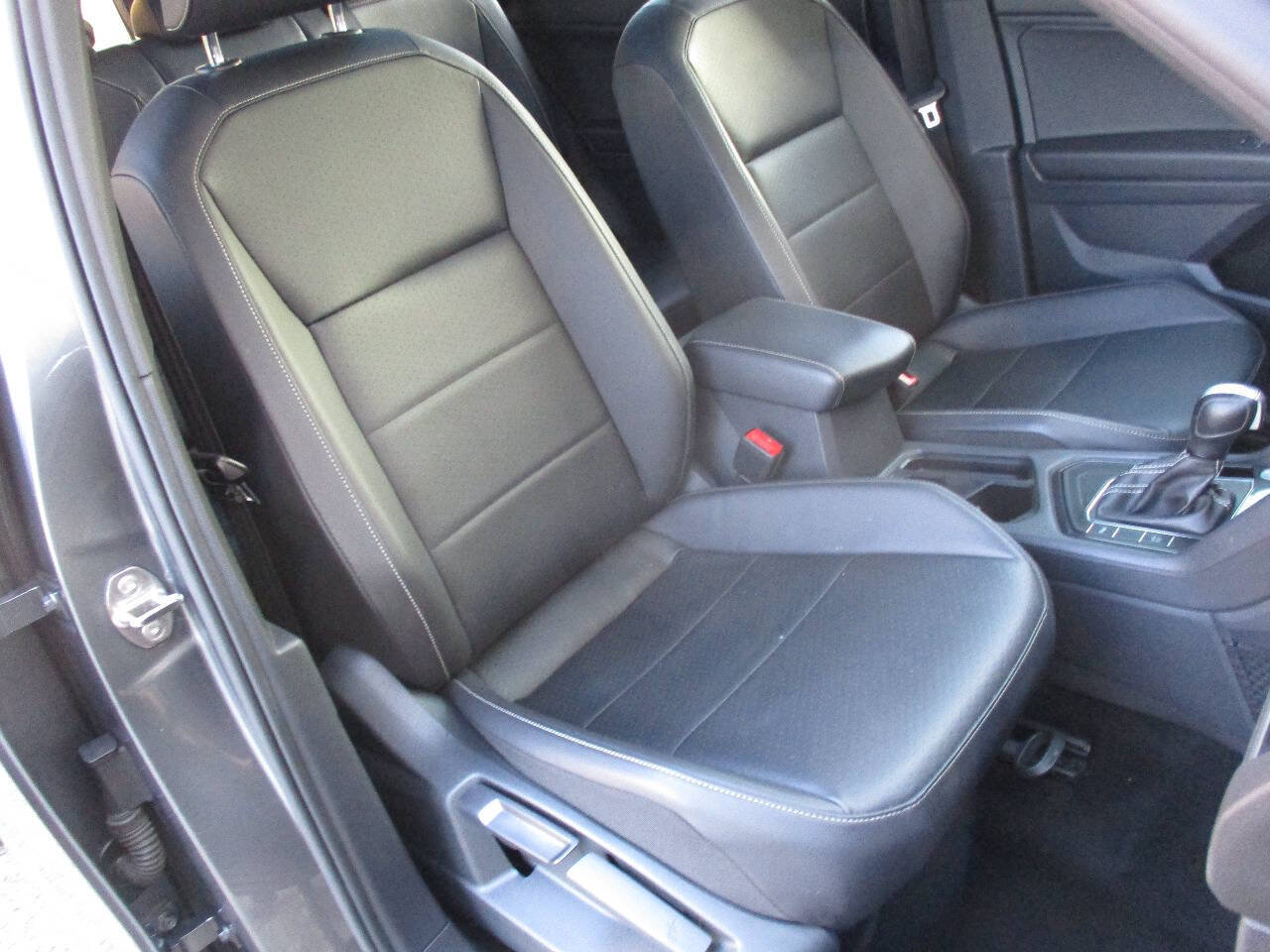 Used 2021 Volkswagen Tiguan SE R-Line FWD image 86