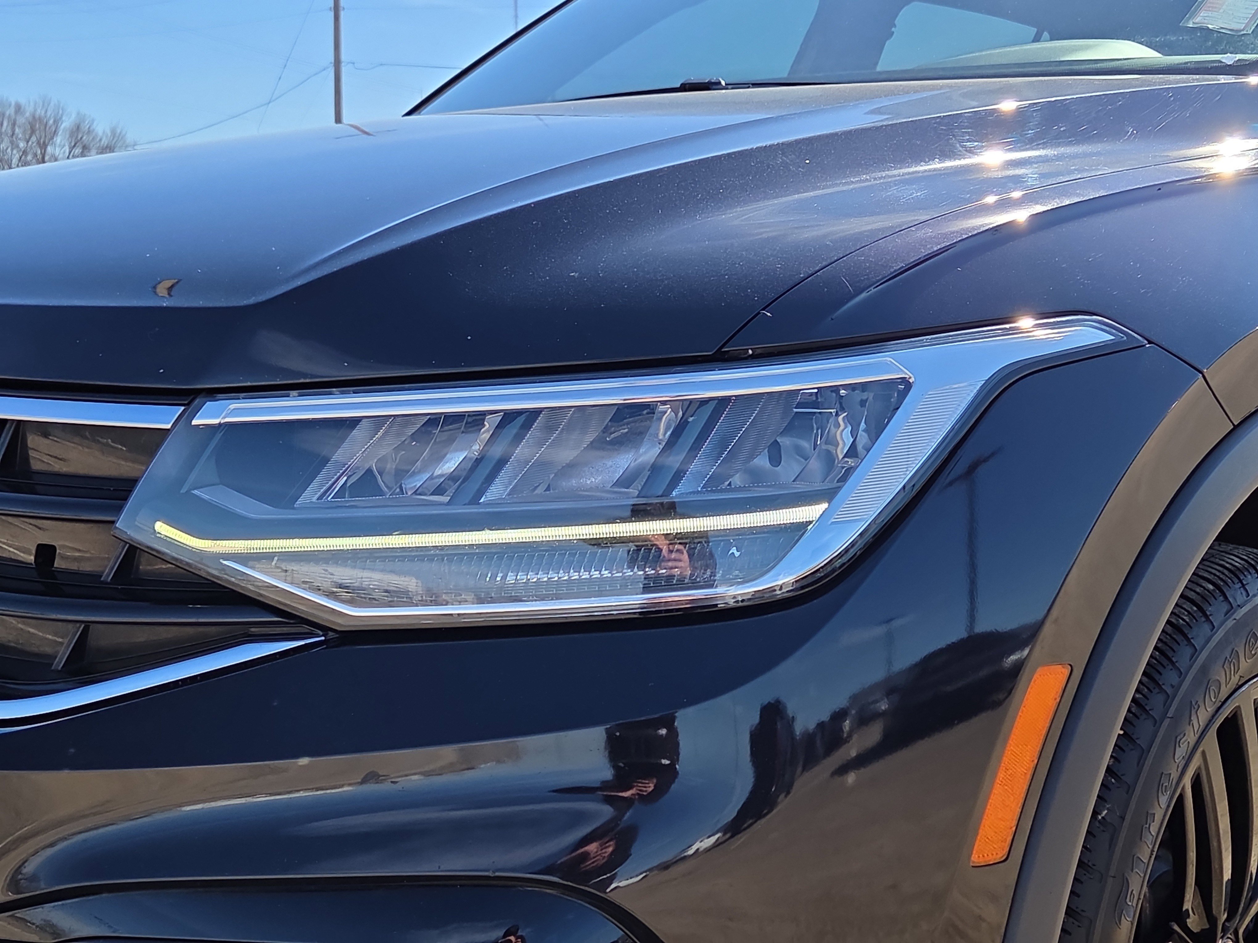 Used 2022 Volkswagen Tiguan SE R-Line image 5