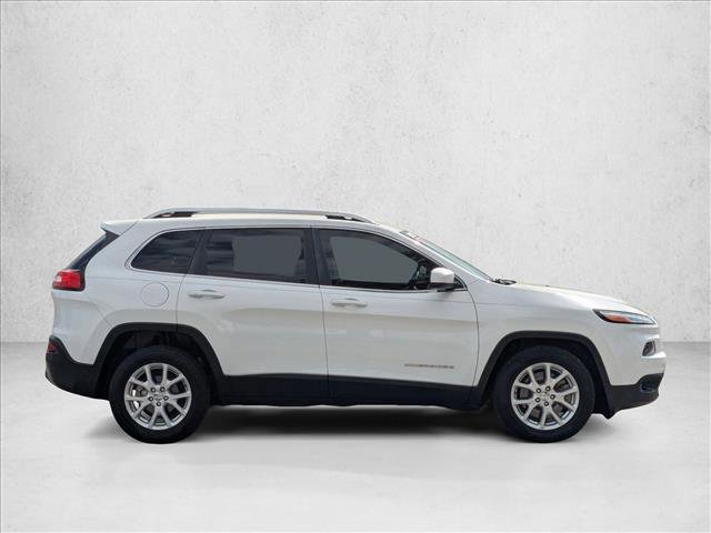 Used 2017 Jeep Cherokee Latitude image 4