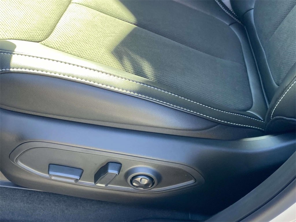 New 2025 Jeep Grand Cherokee L Altitude image 41