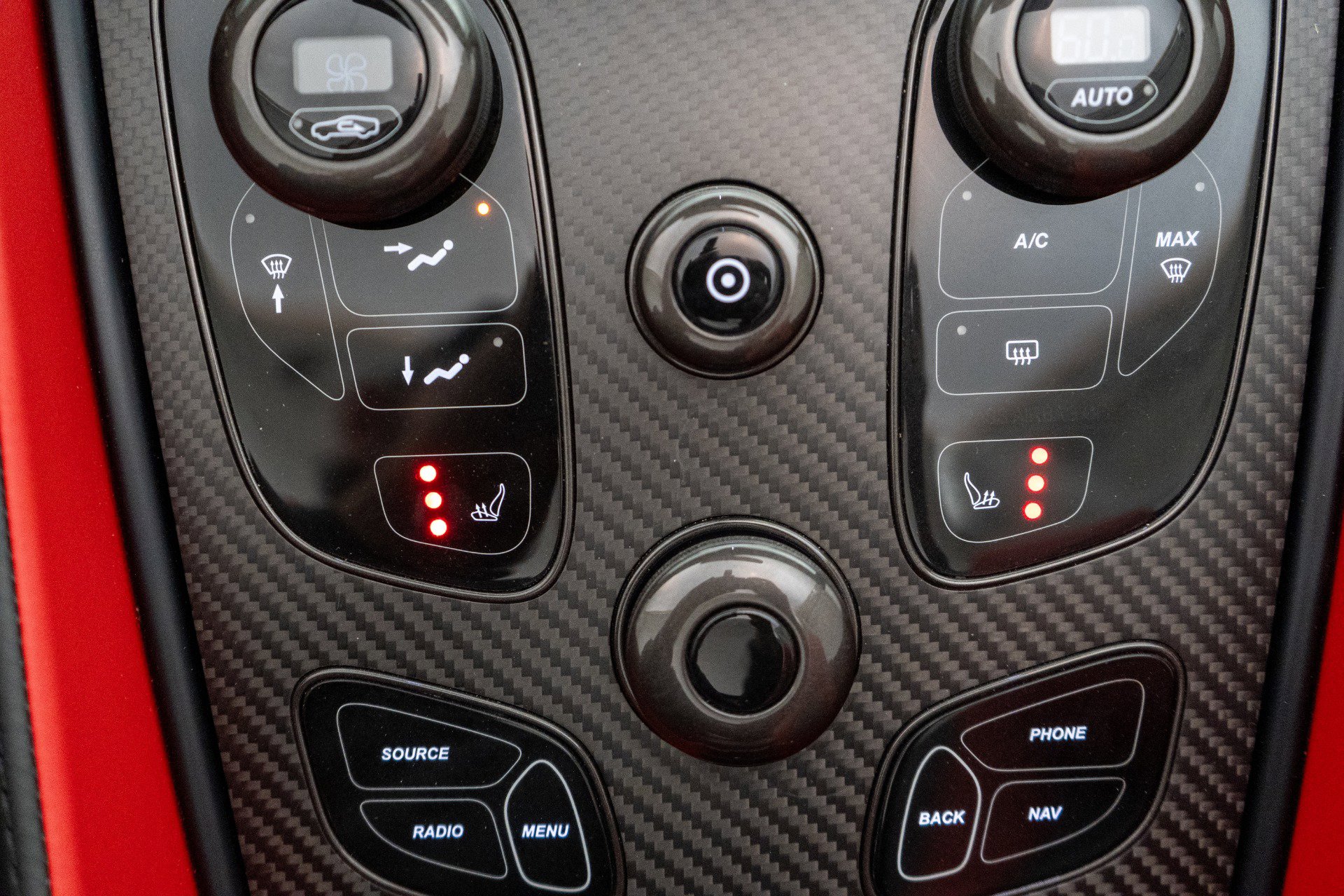 Used 2018 Aston Martin Vanquish Zagato image 31