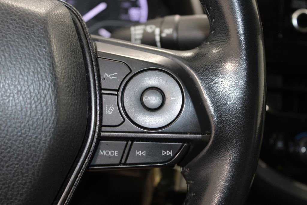 Used 2022 Toyota Camry SE FWD image 21