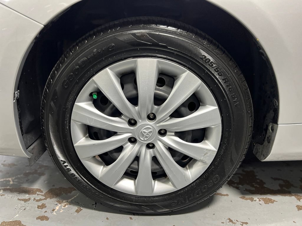 Used 2013 Toyota Corolla LE FWD image 9