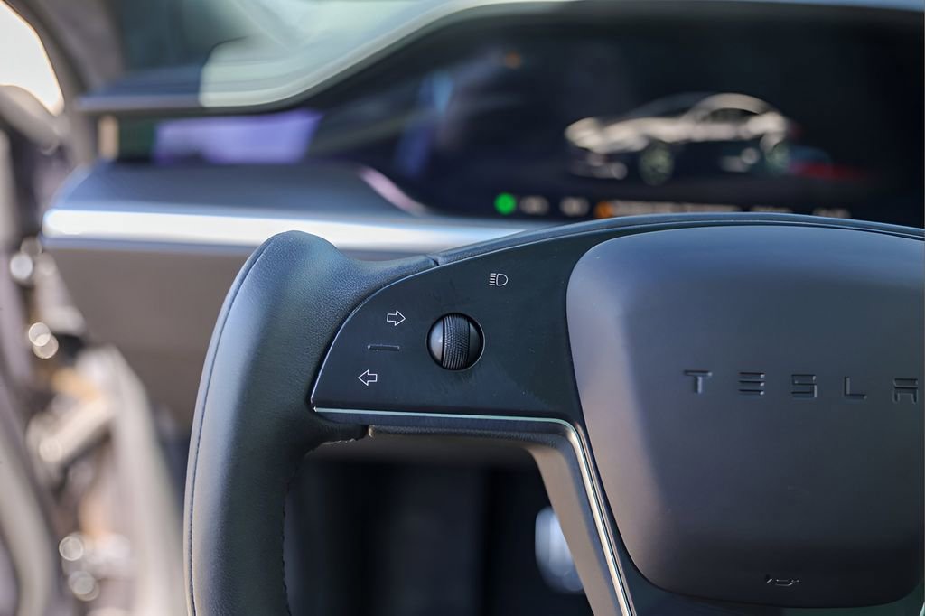 Used 2022 Tesla Model S Plaid image 14