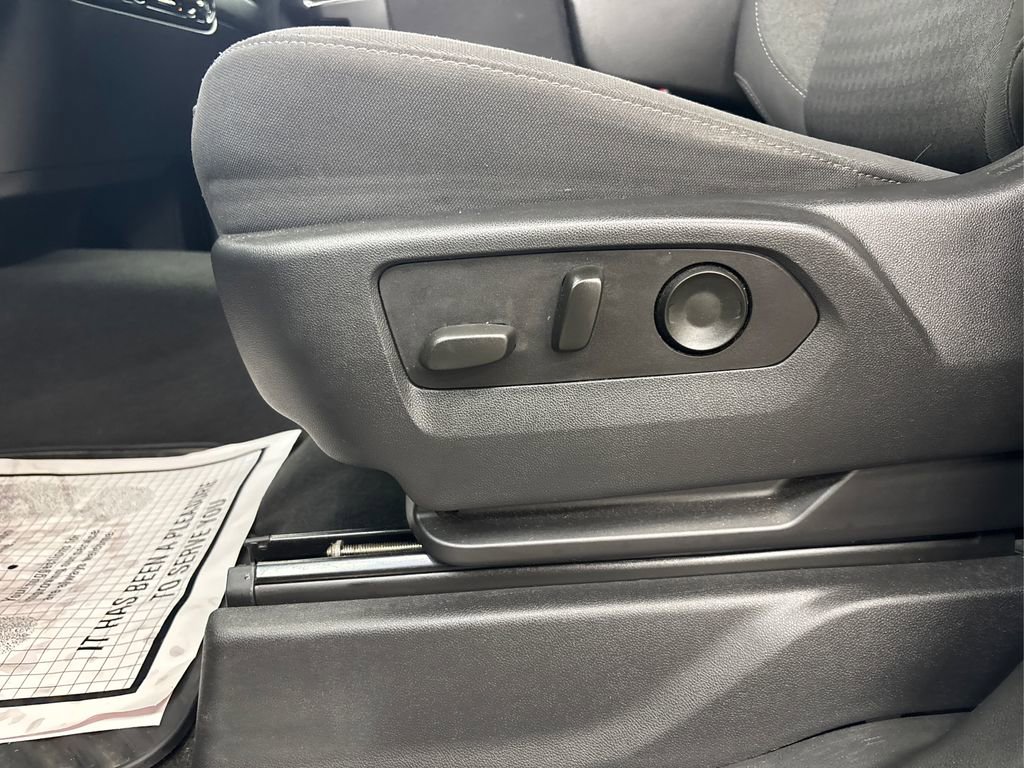 Used 2023 Chevrolet Silverado 1500 LT image 40