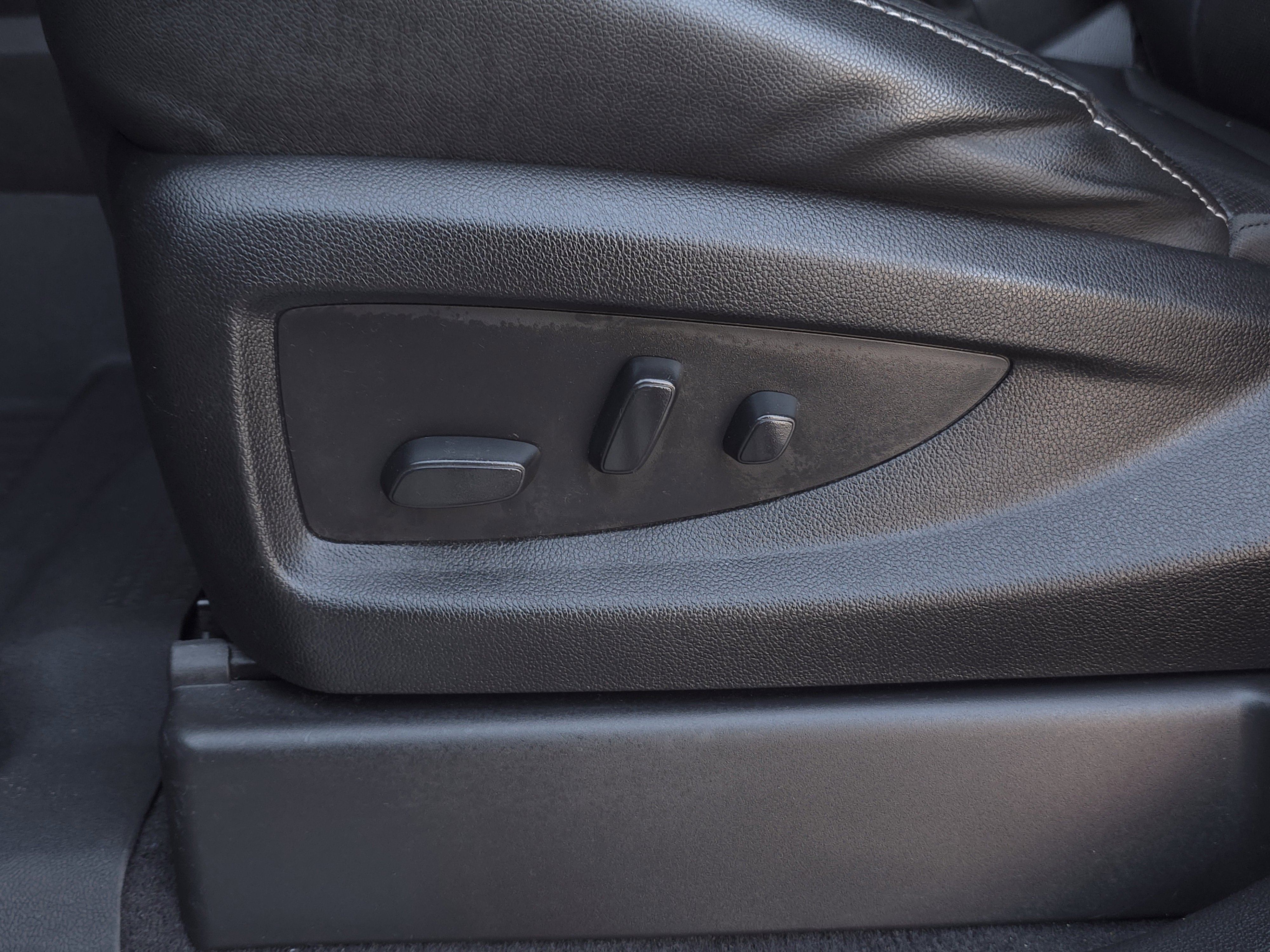 Used 2020 Chevrolet Tahoe Premier w/ RST 6.2L Performance Edition image 12