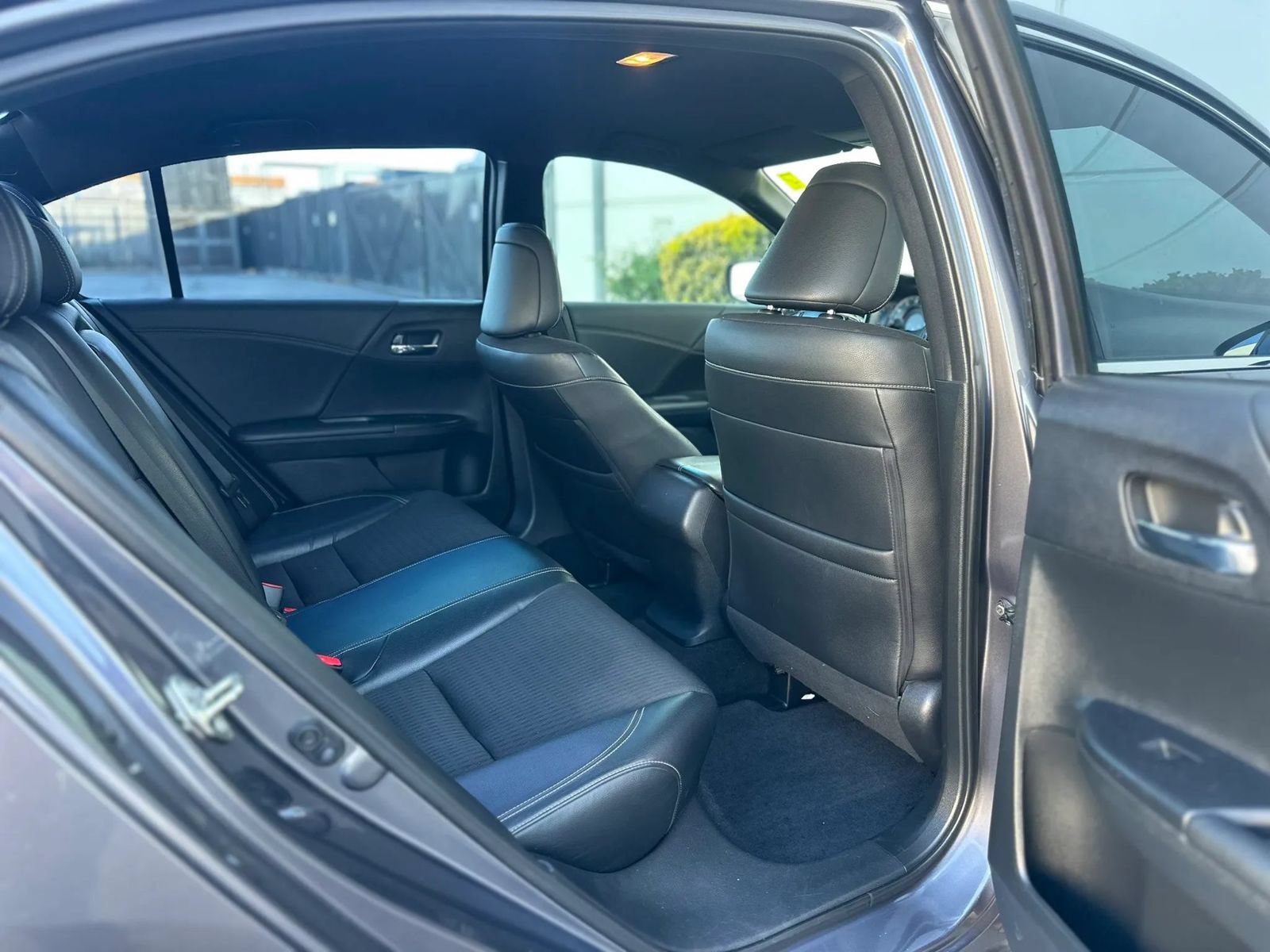 Used 2017 Honda Accord Sport image 16