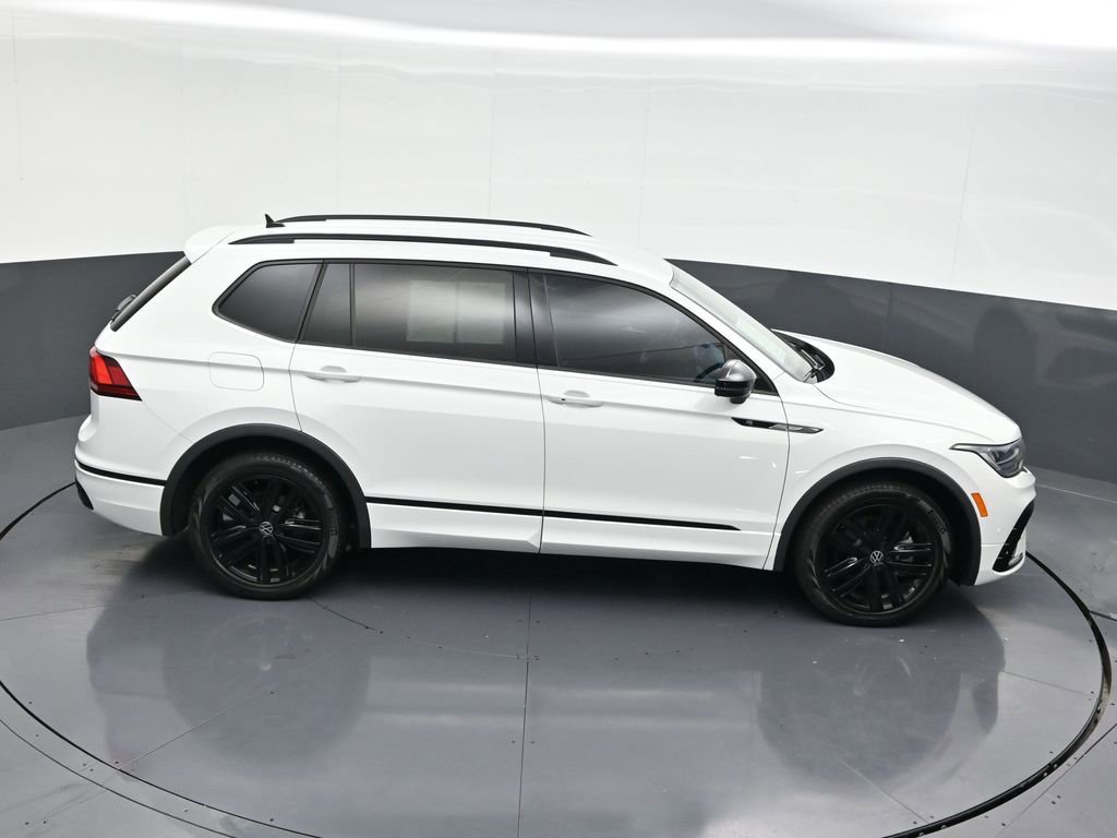 Used 2022 Volkswagen Tiguan SE R-Line image 21