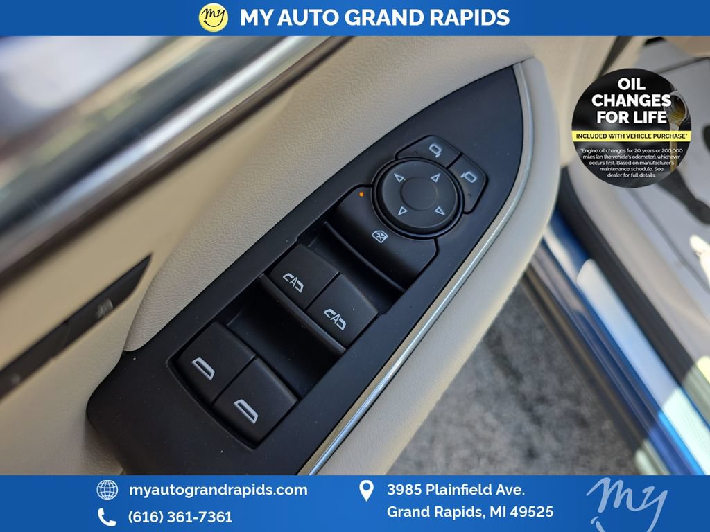 Used 2023 Buick Envision Avenir AWD/4WD image 11