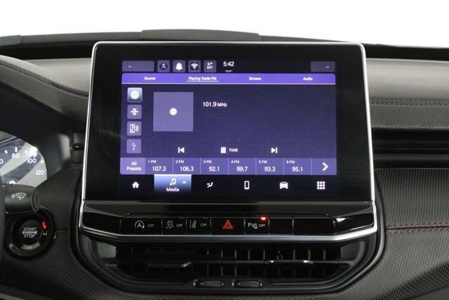 Used 2024 Jeep Compass Trailhawk AWD/4WD image 32