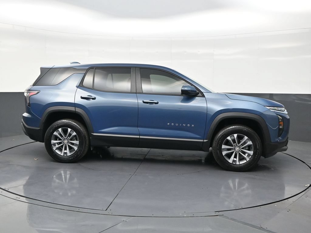 Used 2026 Chevrolet Equinox LT FWD image 6